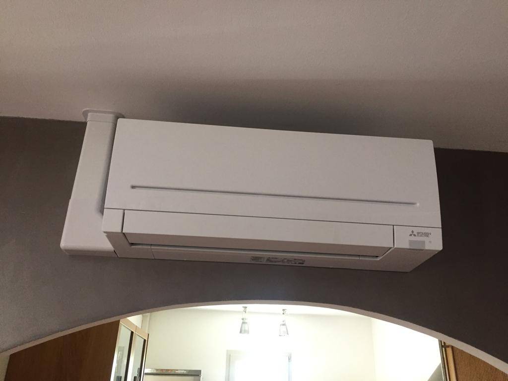 Installation de climatisation réversible monosplit dans une grande chambre à Strasbourg