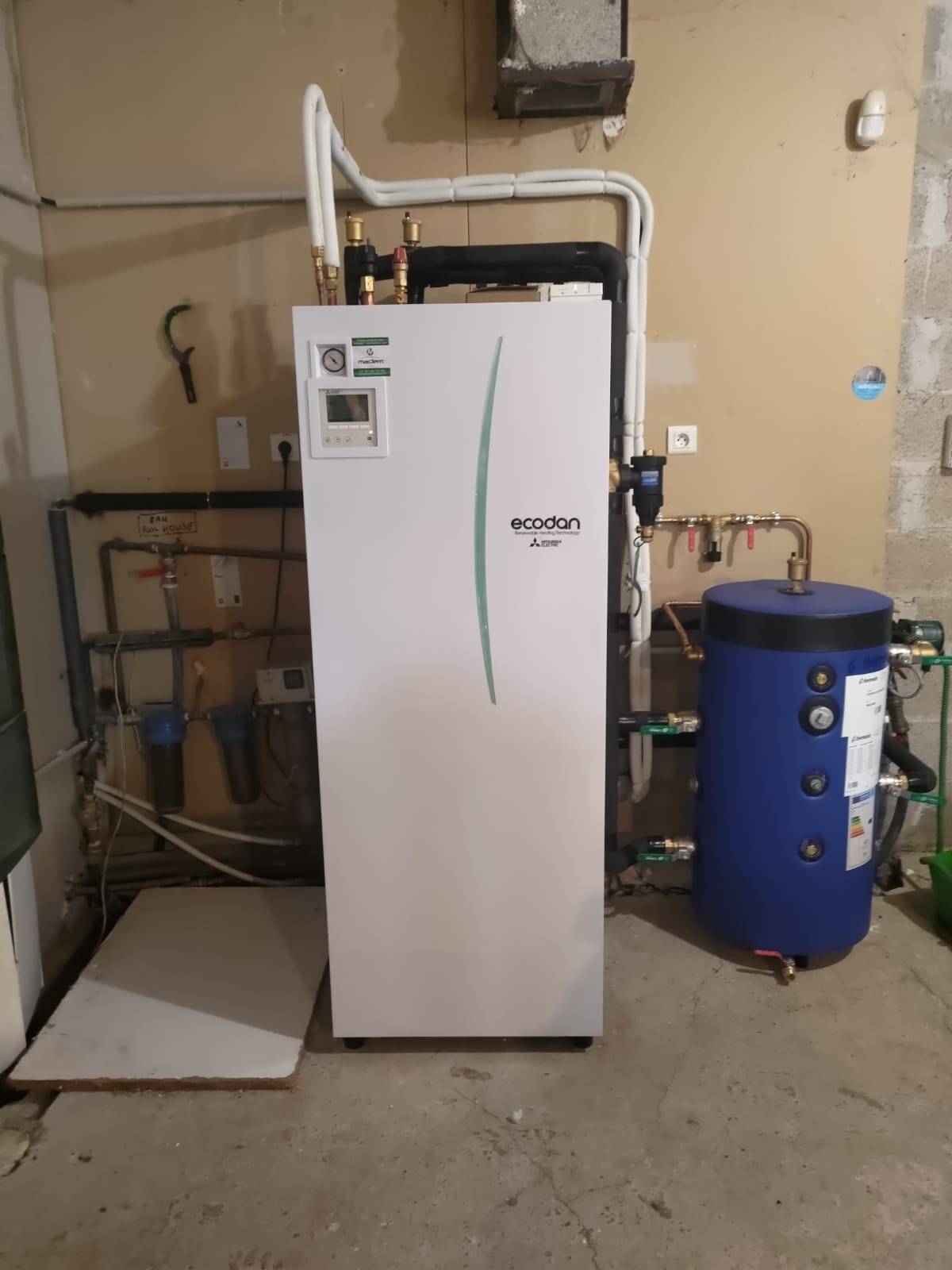 Installation d'une pompe à chaleur air eau ZUBADAN dans un logement à Strasbourg